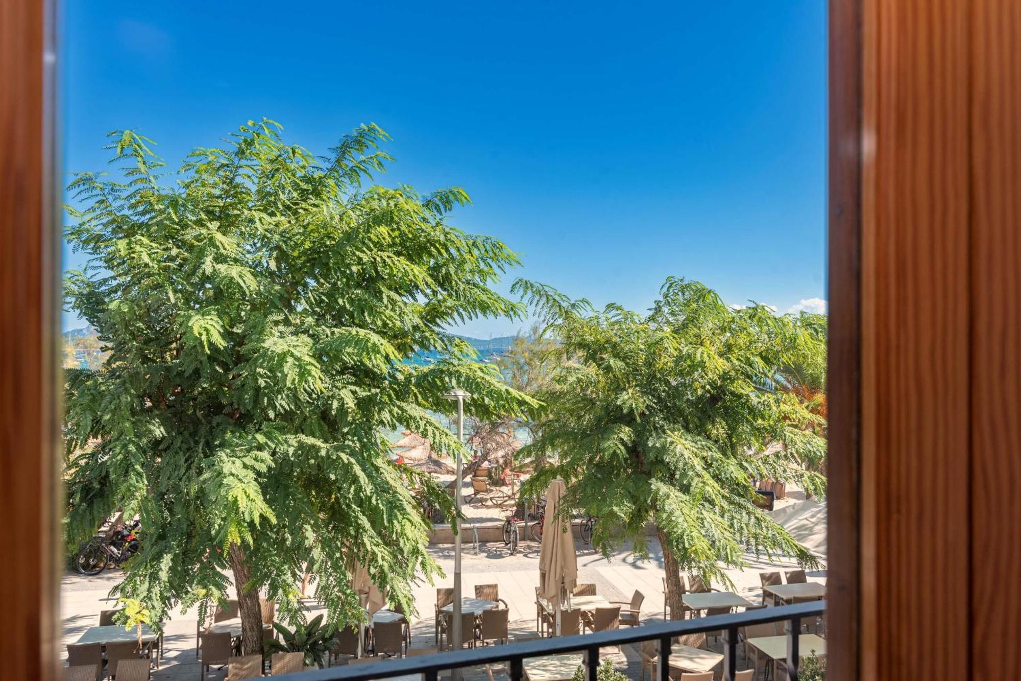 Vora Mar Beachfront Apartment By Sealand Villas Port de Pollença Eksteriør bilde